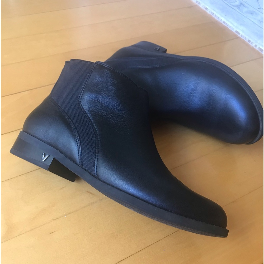 Vionic Women’s Country Thatcher Ankle Boot